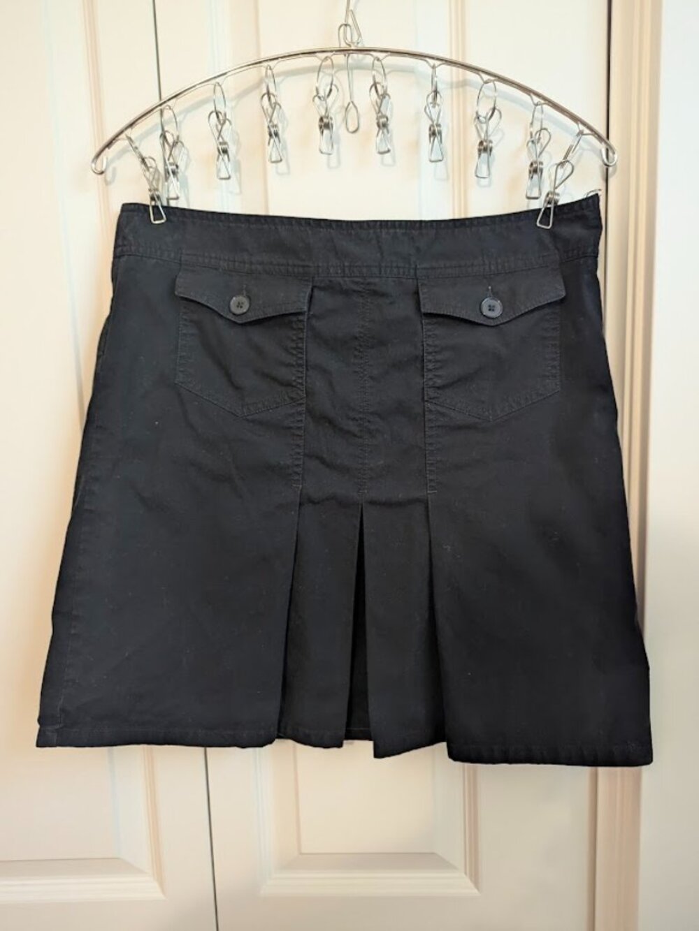 Ann Taylor LOFT Black Chino Mini Skirt Sz 10 front pleats pockets